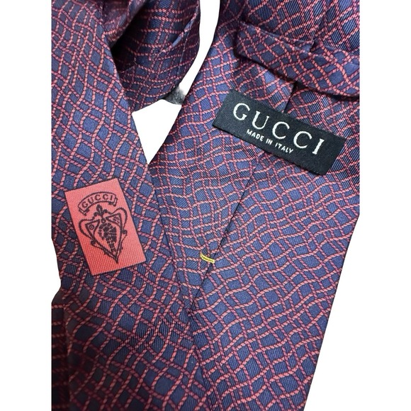 GUCCI Tie Silk Red Navy Blue background Made in Italy - Picture 4 of 7